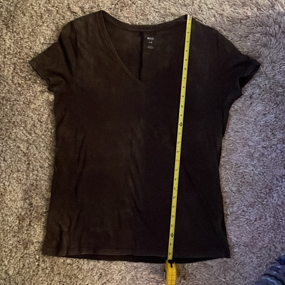 Distressed Relaxed Fit V Neck - Picture 6 of 6